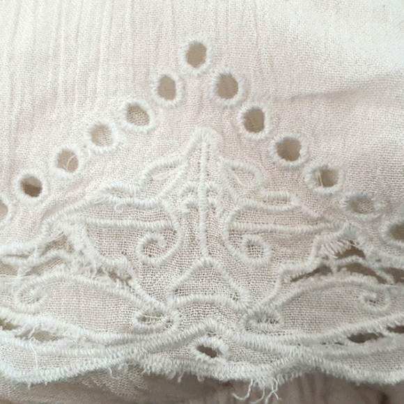 Free People White Romance Cold Shoulder Romper Size XS - Picture 6 of 8